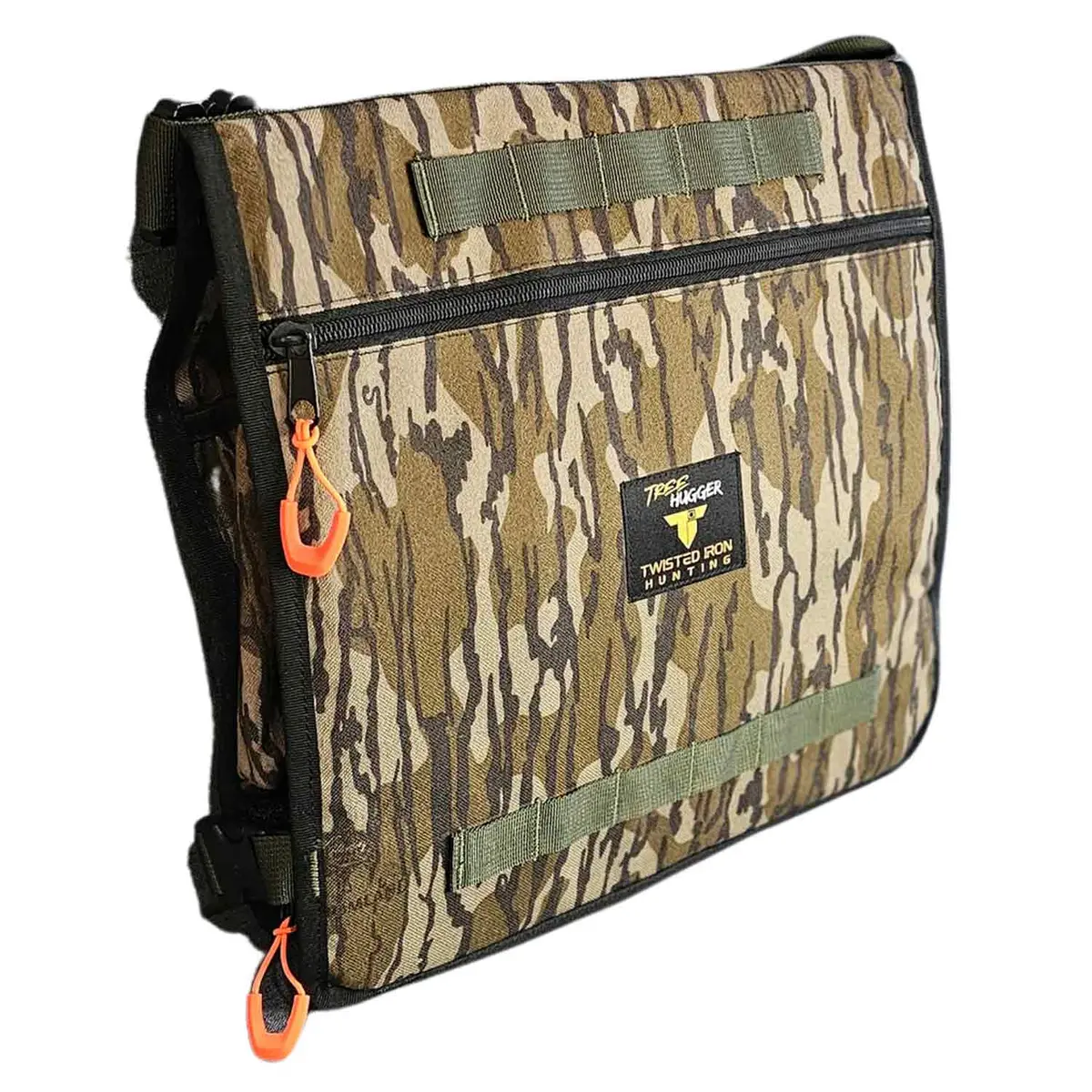 Twisted Iron Tree Hugger Mossy Oak Bottomlands 1