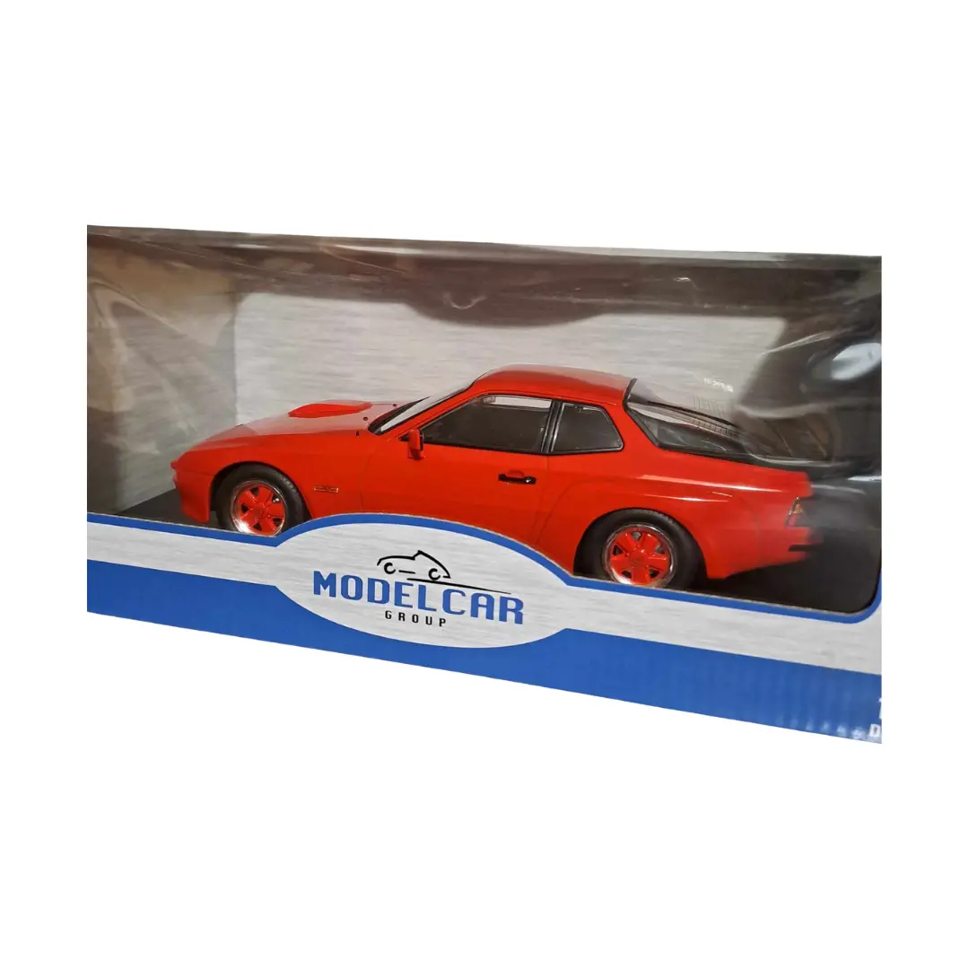 Porsche 924 Carrera Gt 1981 Collectable Car 1/18 Scale 1