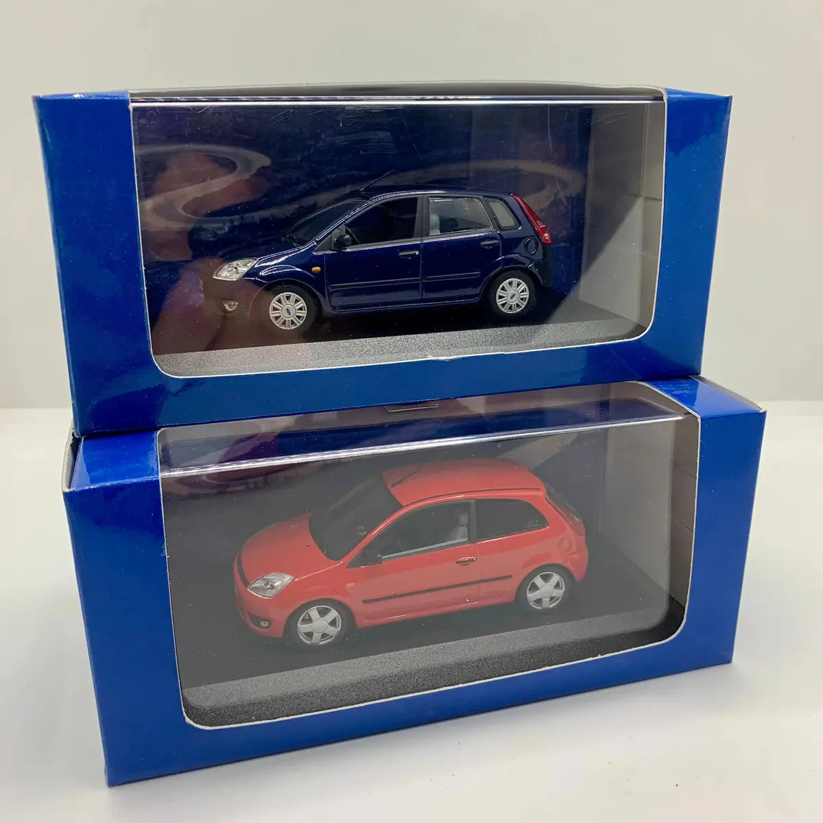 Iconic Ford Fiesta Collectable Classic Cars 1/43 Scale 1