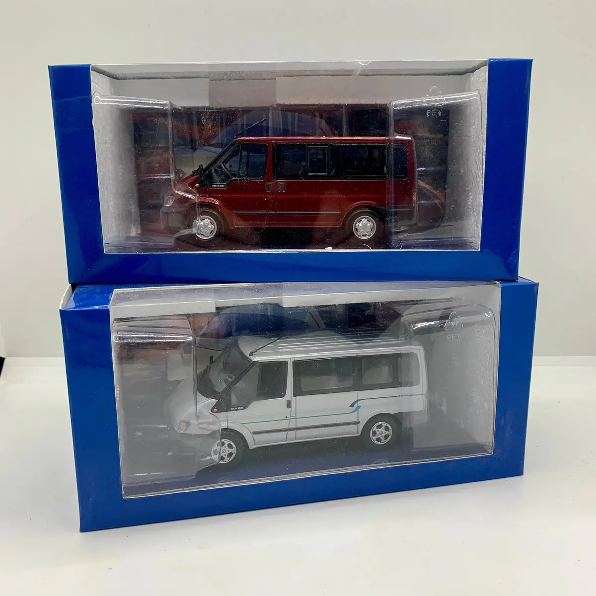 Iconic Ford Transit Collectable Classic Cars 1/43 Scale 1