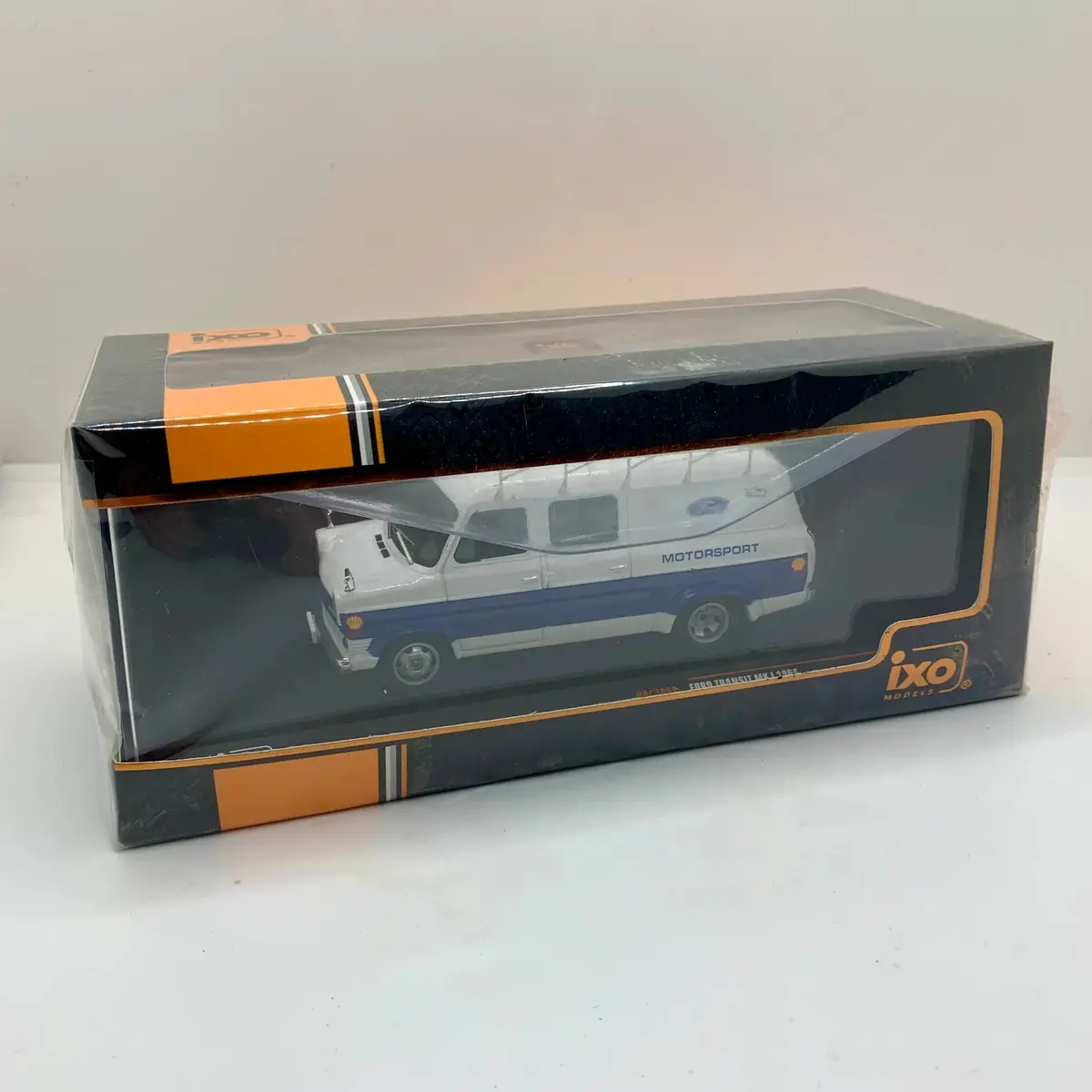 Iconic Ford Transit Mk1 1966 1/43 Scale 1
