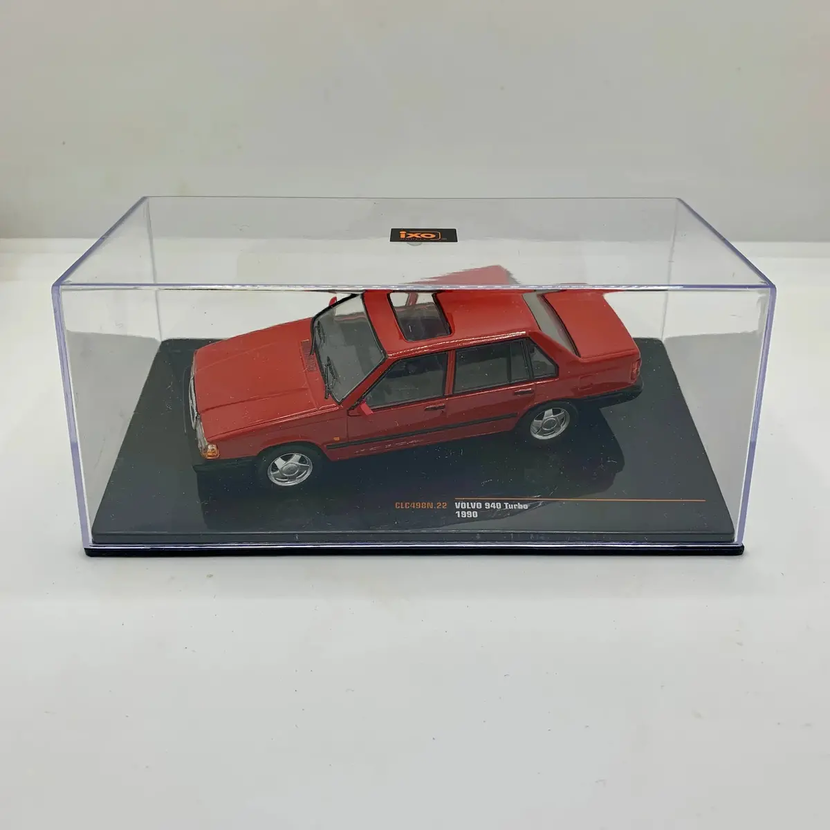 Iconic Volvo 940 Turbo 1990 1/43 Scale 1
