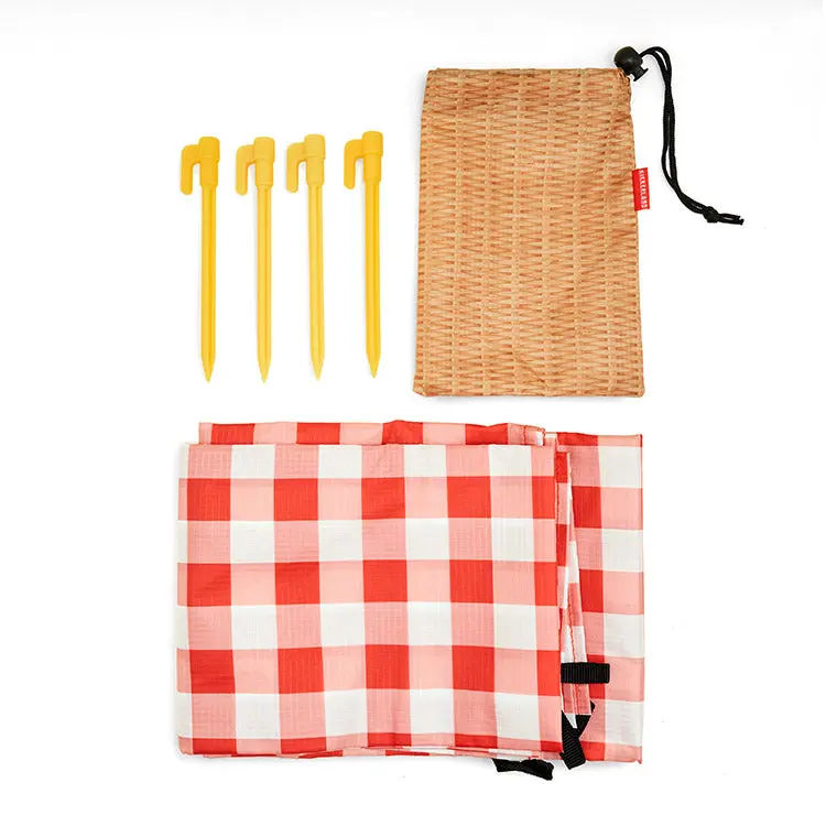 Gingham Picnic Blanket 1