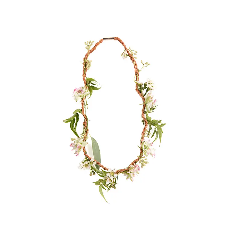 Huckleberry Make Your Own Fresh Flower Necklace 1