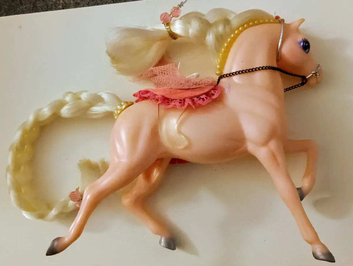 Enchanted Kingdom Horse - Valentine 1
