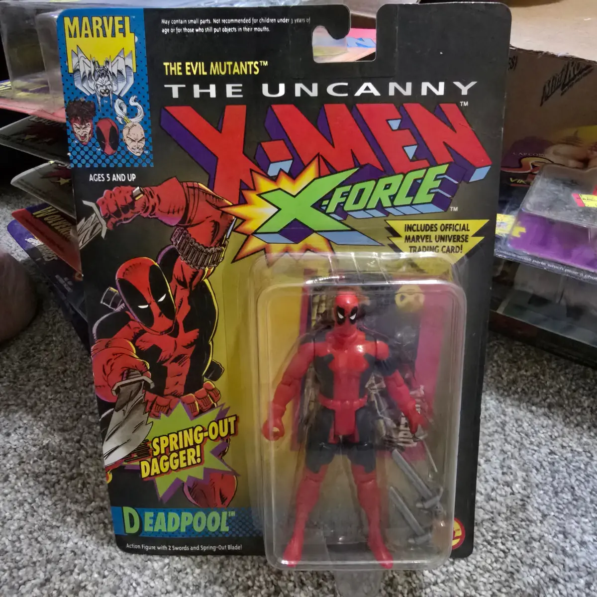 Vintage Deadpool X-Force Toy Biz Action Figure Moc Spring Out Dagger 1