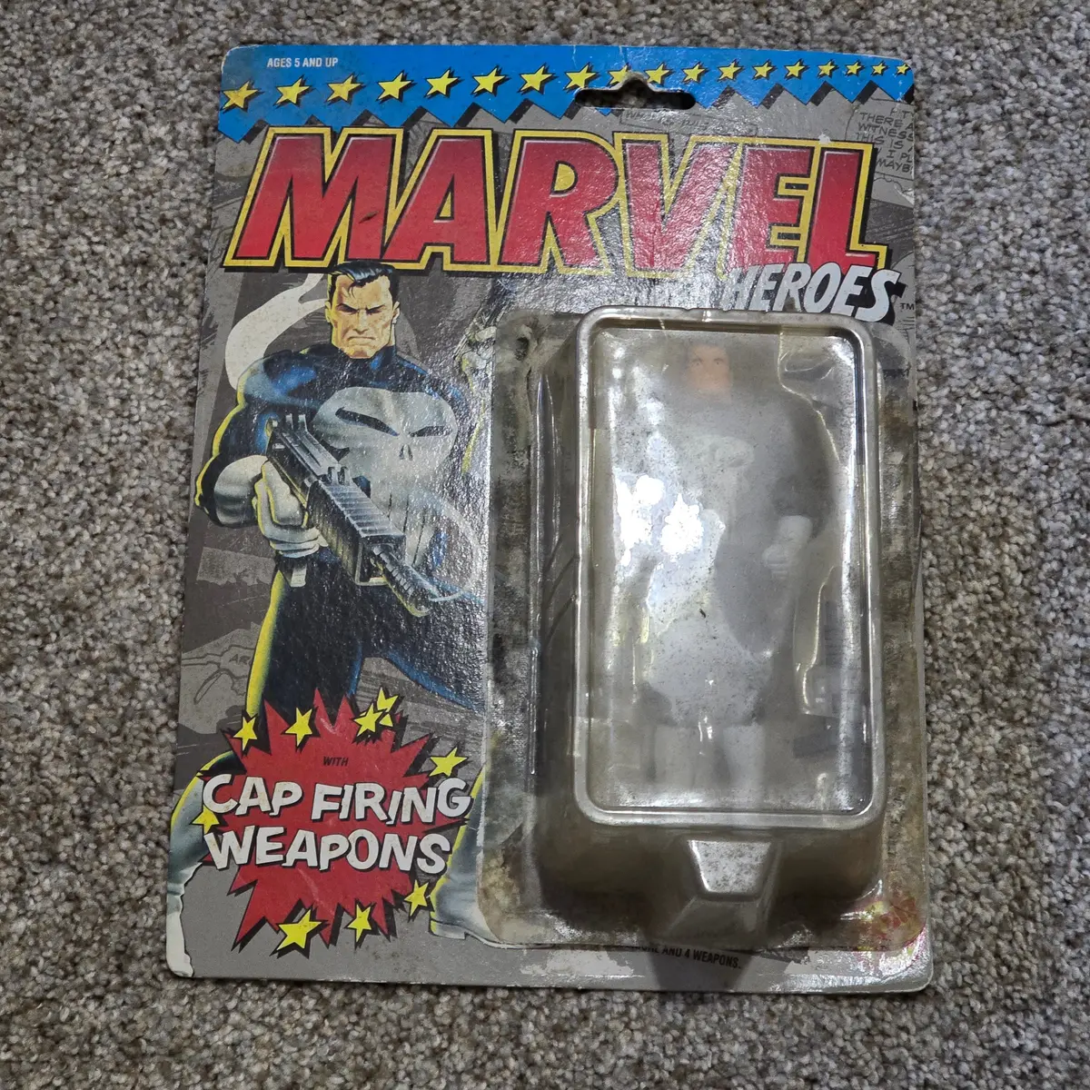 Vintage Punisher Toy Biz Marvel Super Heroes Figure Carded Damaged Bubble 1